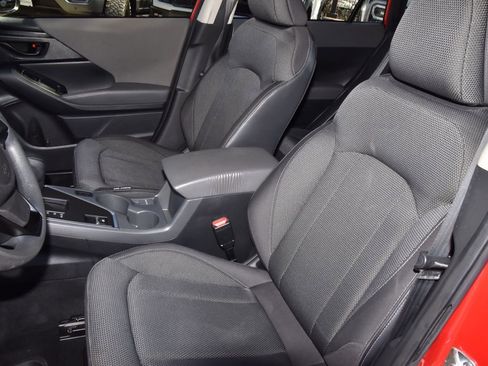 Used 2024 Subaru Crosstrek 2.0i Premium w/ Crosstrek Mirror Package image 31