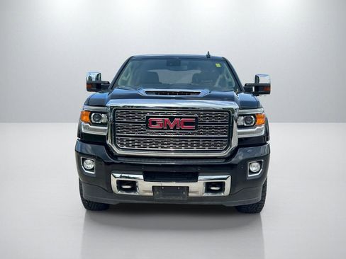 Used 2018 GMC Sierra 2500 Denali w/ Duramax Plus Package AWD/4WD image 2