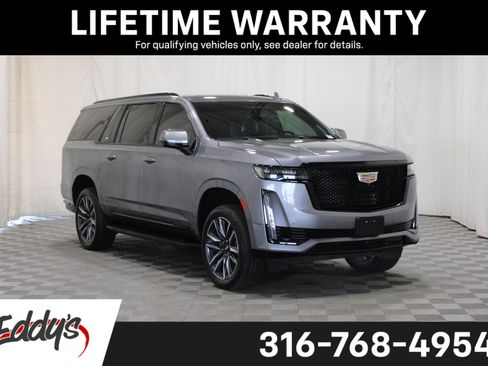Used 2022 Cadillac Escalade ESV Sport Platinum AWD/4WD image 1