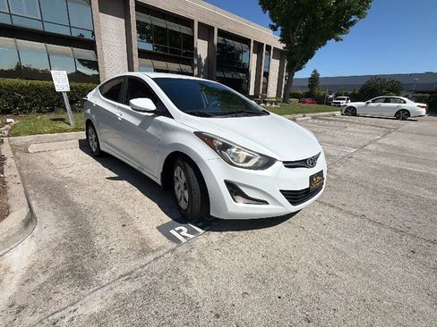 Used 2016 Hyundai Elantra SE FWD image 8