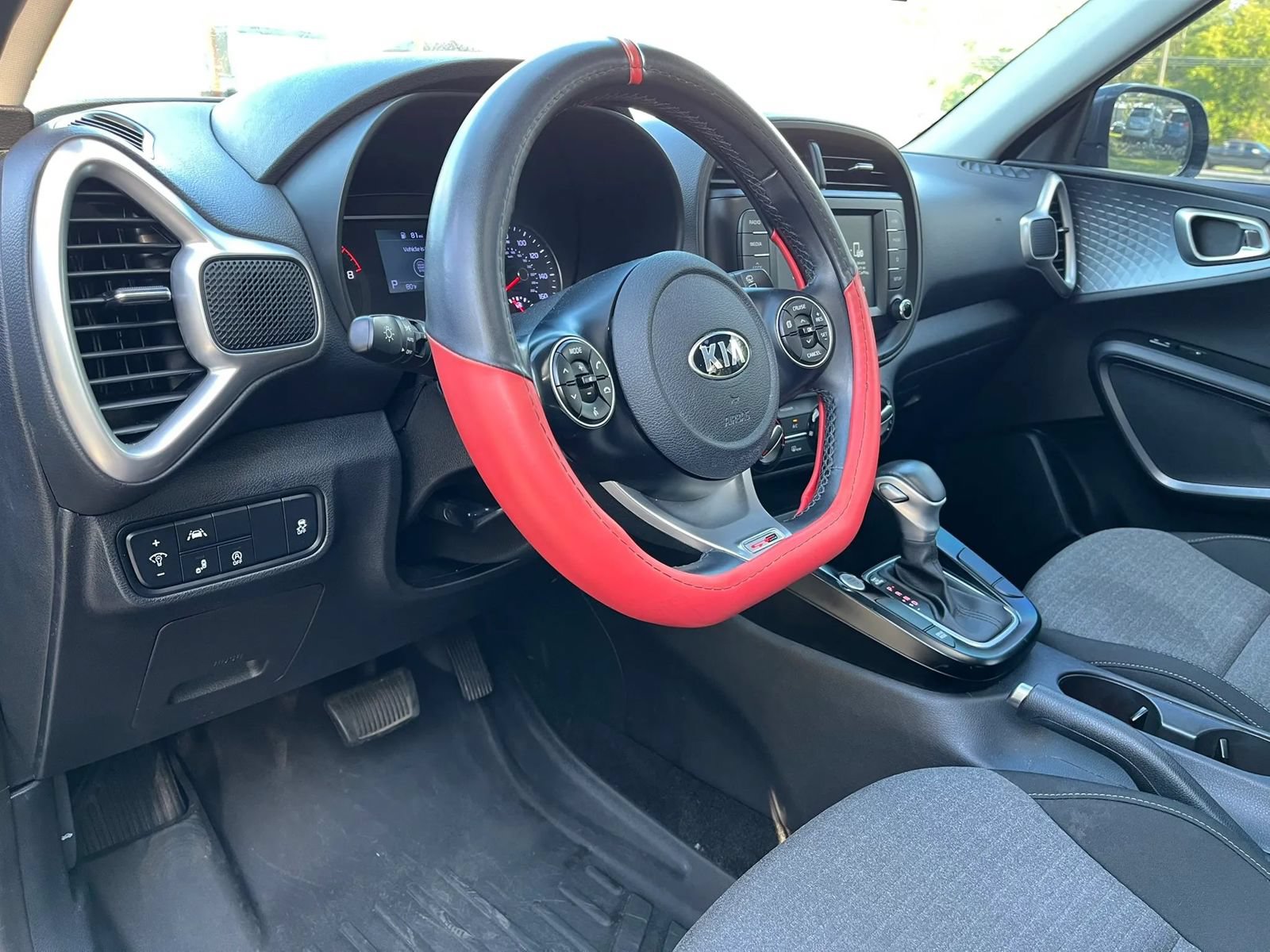 Used 2020 Kia Soul GT-Line w/ GT 2.0L Power Sunroof Package FWD image 11