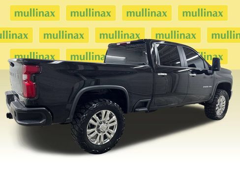 Used 2025 Chevrolet Silverado 2500 Custom w/ Z71 Off-Road Package AWD/4WD image 2