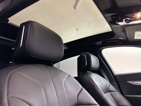 Certified 2023 BMW 760i xDrive w/ Executive Package AWD/4WD image 26