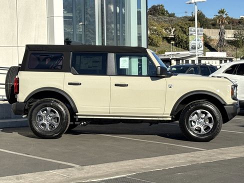 New 2025 Ford Bronco Big Bend image 2