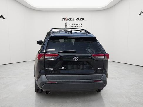 Used 2021 Toyota RAV4 XLE Premium FWD image 4