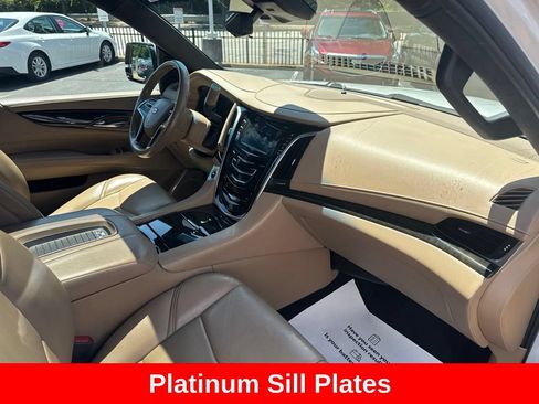 Used 2019 Cadillac Escalade ESV Platinum AWD/4WD image 38