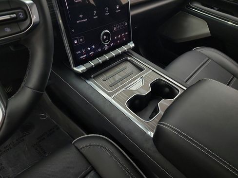 Used 2025 GMC Sierra EV Denali image 11