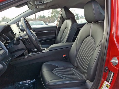 Used 2023 Toyota Camry SE image 13