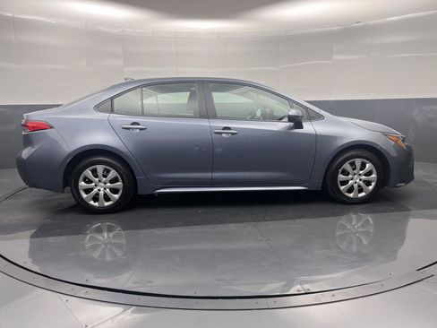 Used 2025 Toyota Corolla LE w/ Convenience Package FWD image 27