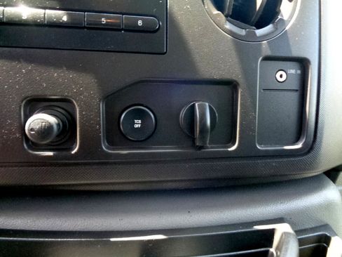 Used 2012 Ford E-250 and Econoline 250 w/ PWR Group image 8