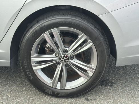 Used 2024 Volkswagen Jetta SE FWD image 33