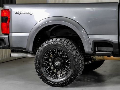 Used 2024 Ford F250 XLT w/ Black Appearance Package AWD/4WD image 7