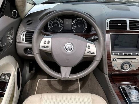 Used 2011 Jaguar XK Convertible image 8