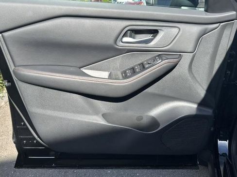 Certified 2025 Nissan Rogue SV AWD/4WD image 14