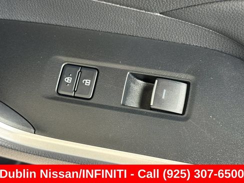 Used 2025 Toyota RAV4 XLE AWD/4WD image 23