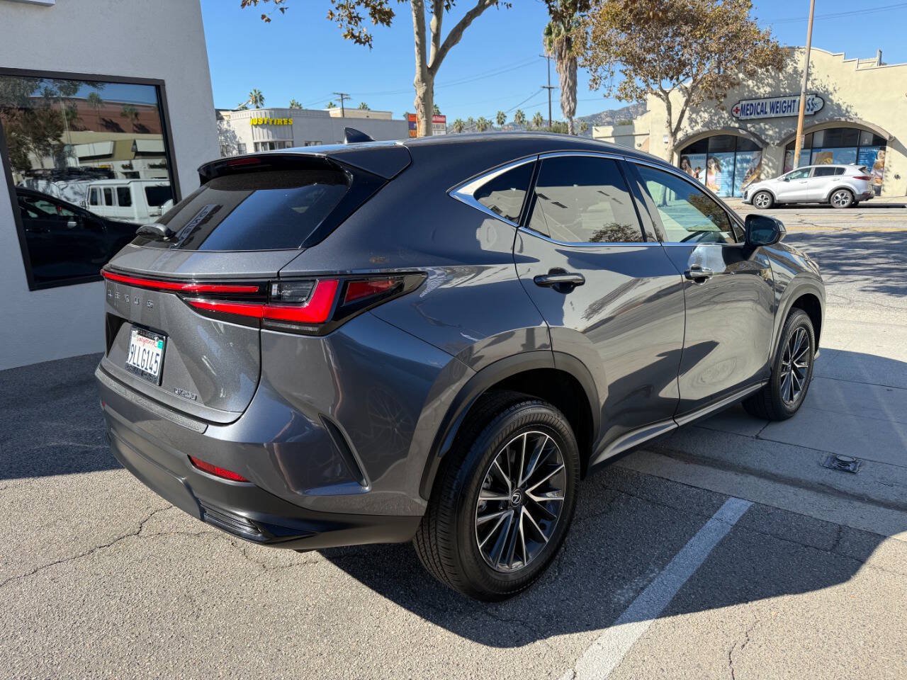 Used 2024 Lexus NX 250 FWD w/ Cold Area Package image 9