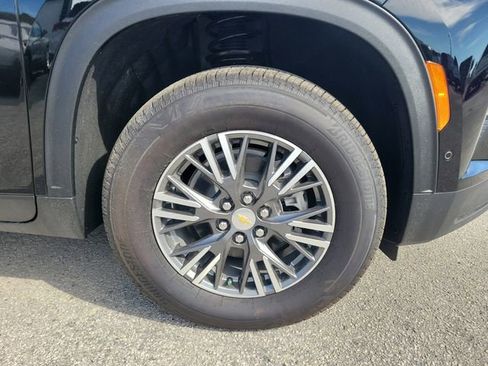 New 2026 Chevrolet Traverse LT w/ Enhanced Driving Package image 6