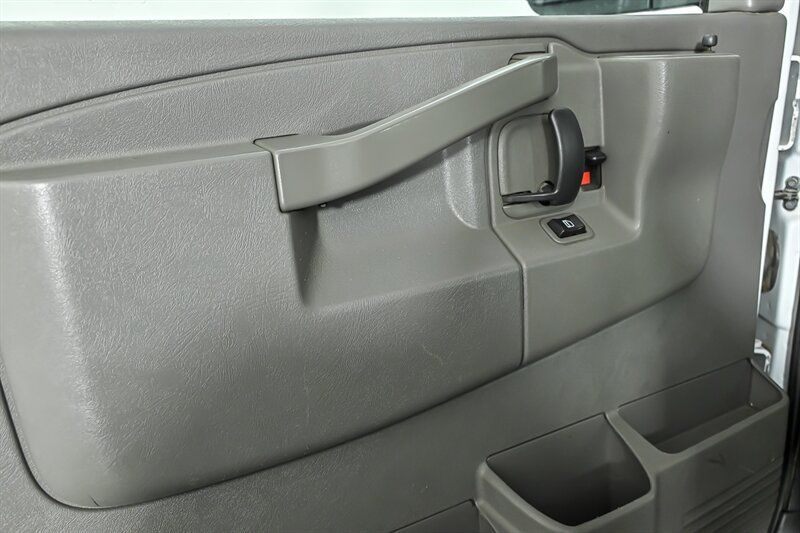 Used 2017 Chevrolet Express 3500 LT w/ LT Preferred Equipment Group RWD image 13