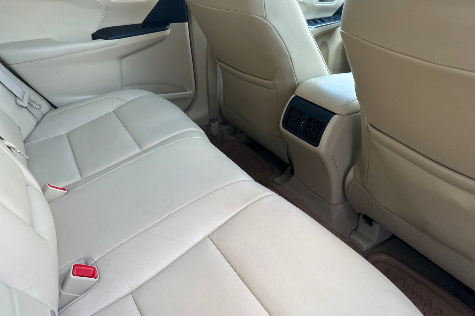 Used 2015 Toyota Camry XLE FWD image 17