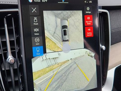 New 2025 Volvo XC90 B5 Plus w/ Protection Package Premier image 21