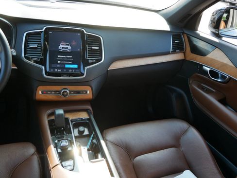 Certified 2023 Volvo XC90 T8 Plus AWD/4WD image 14