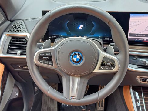 Used 2025 BMW X5 xDrive50e w/ Executive Package AWD/4WD image 23