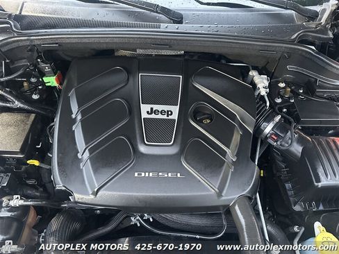 Used 2018 Jeep Grand Cherokee Limited image 39