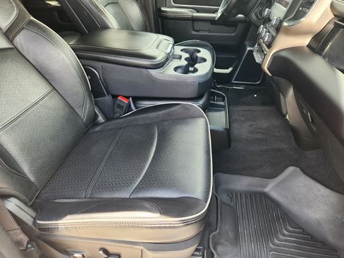 Used 2022 RAM 2500 Laramie AWD/4WD image 16