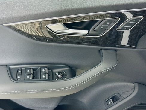 Used 2025 Audi Q7 2.0T Premium Plus w/ Premium Plus Package image 11