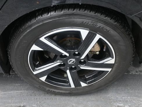 Used 2024 Nissan Sentra SV FWD image 9