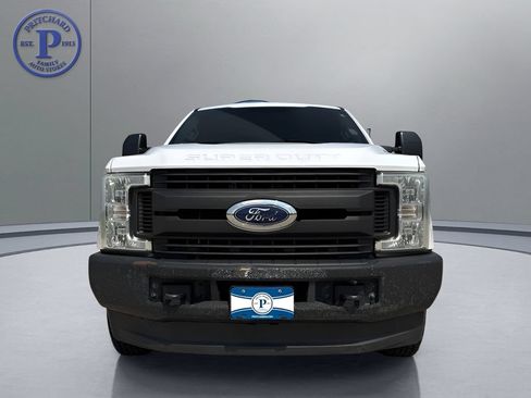 Used 2017 Ford F250 XL AWD/4WD image 2