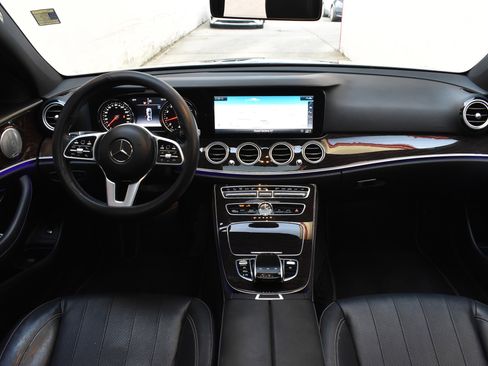 Used 2019 Mercedes-Benz E 300 image 25