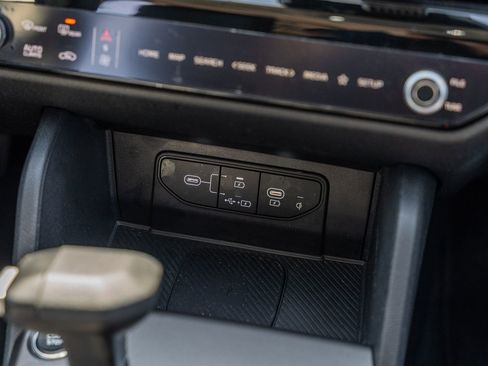 Used 2026 Kia Sportage EX w/ EX Panorama Roof Package image 32