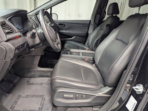 Used 2023 Honda Odyssey Sport image 11