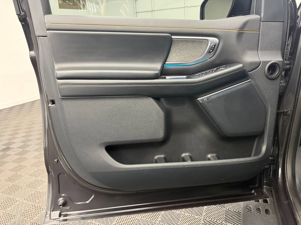 Used 2025 Ford Expedition Tremor AWD/4WD image 12