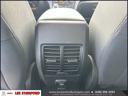 Used 2019 Ford Escape SE image 15