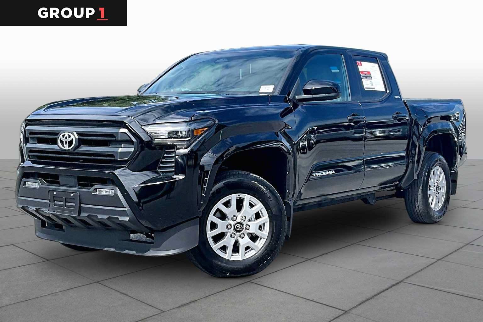 Used 2025 Toyota Tacoma SR5 AWD/4WD image 1