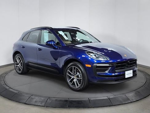 Certified 2024 Porsche Macan w/ Premium Plus Package AWD/4WD image 9