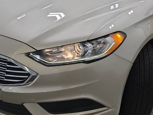 Used 2017 Ford Fusion SE w/ Fusion SE Technology Package FWD image 30