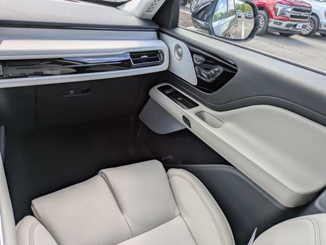 New 2026 Lincoln Aviator Reserve AWD/4WD image 17