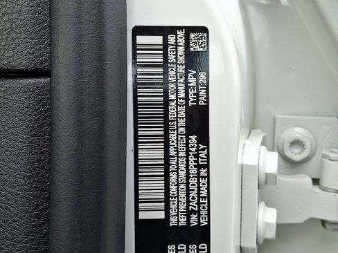 Used 2023 Jeep Renegade Latitude image 25