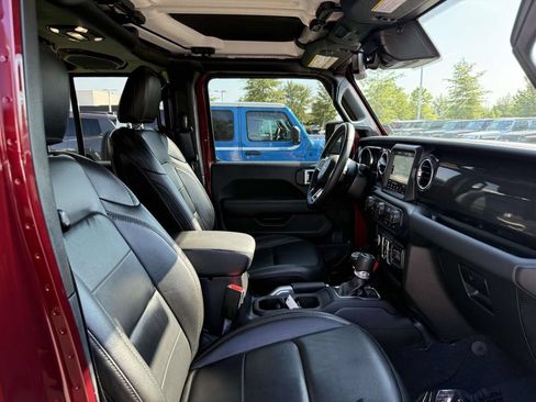 Used 2021 Jeep Wrangler Unlimited Sahara AWD/4WD image 15