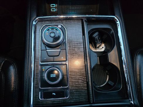 Used 2018 Ford Expedition Limited AWD/4WD image 23