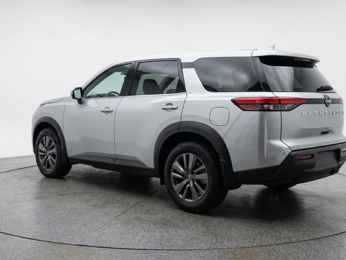 Used 2025 Nissan Pathfinder SV FWD image 6