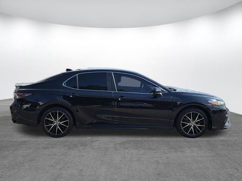 Used 2021 Toyota Camry SE FWD image 9