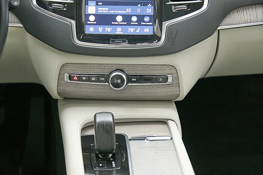 Certified 2024 Volvo XC90 B6 Plus w/ Protection Package Premier AWD/4WD image 29