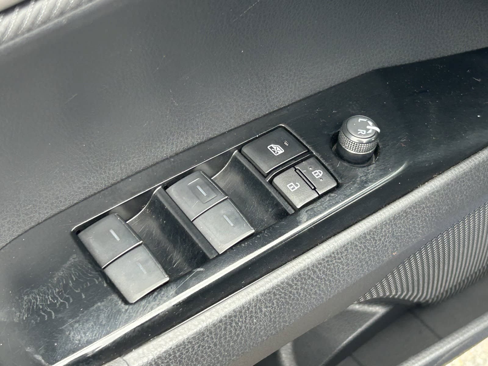 Used 2025 Toyota Camry SE FWD image 26