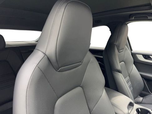 Used 2024 Porsche Cayenne Coupe image 46