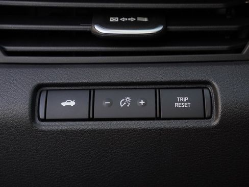 New 2025 Nissan Altima 2.5 SR image 9