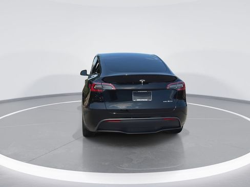 Used 2023 Tesla Model Y Long Range AWD/4WD image 9